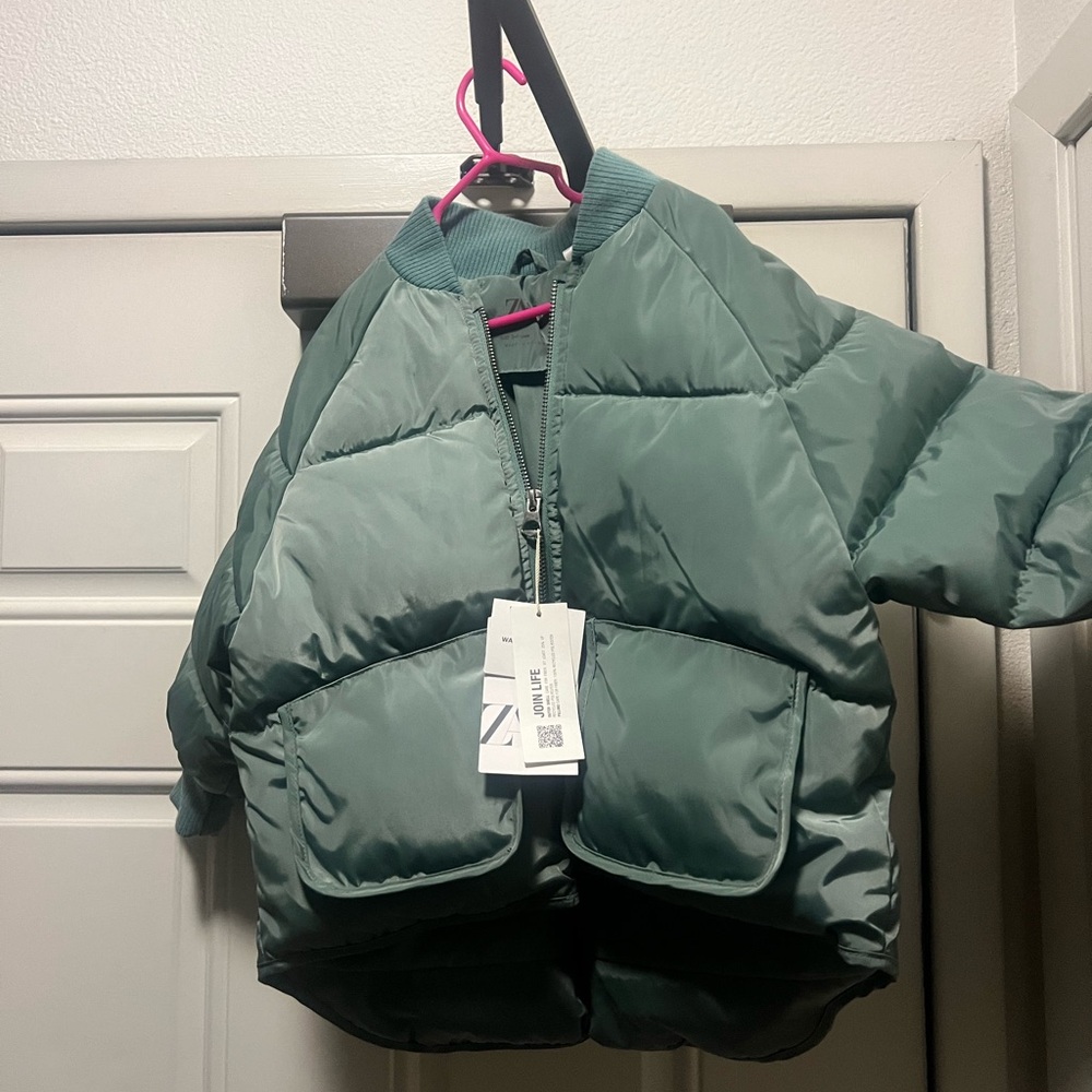 Zara Green Puffer Jacket with Quilted Design